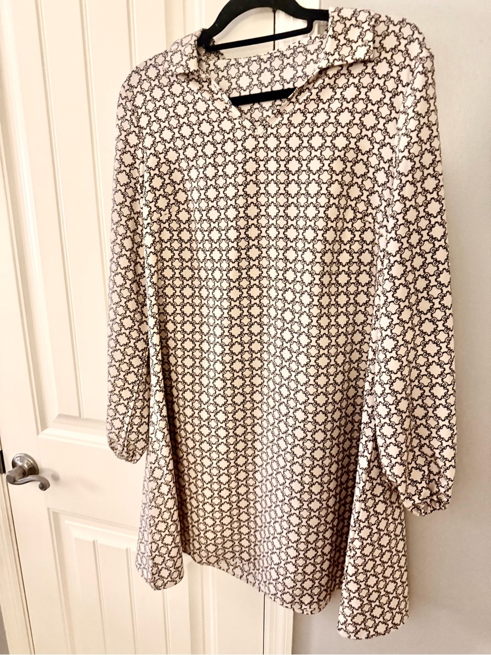SHEIN Cream Tunic dress with Black Geometric Print